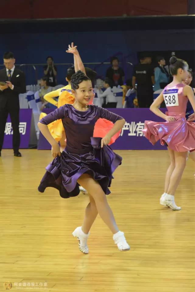 爱游戏体育：中国女足再创佳绩，国际赛场展现巾帼风采的简单介绍