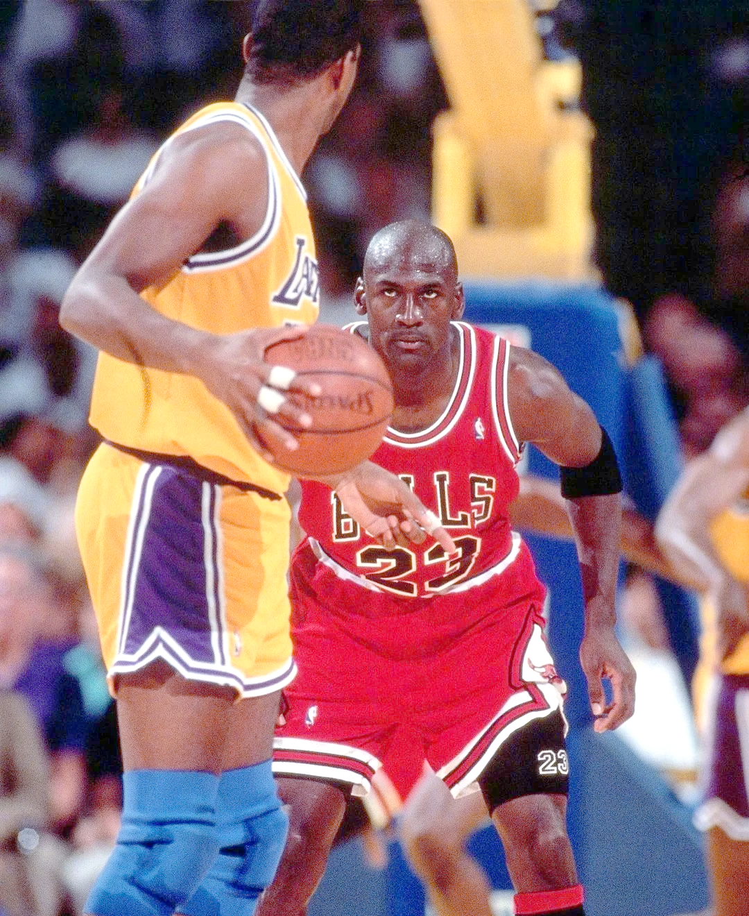 AIYOUXI.COM-爱游戏体育：NBA球星纪录片：讲述乔丹的传奇职业生涯的简单介绍